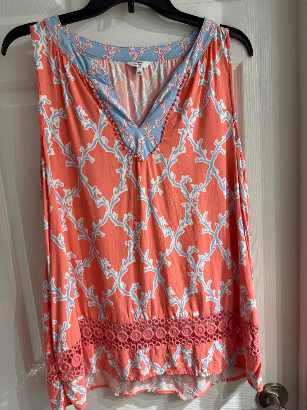 Crown & Ivy Coral Printed Top